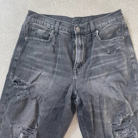 American Eagle Distressed High Rise Mom Jean - Picture 2 of 4